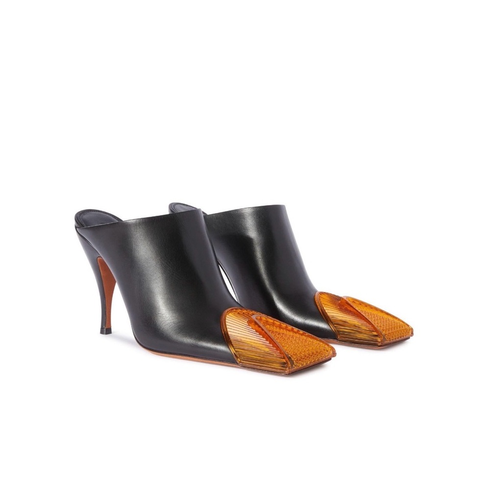 Off-White
Lunar leather mules
